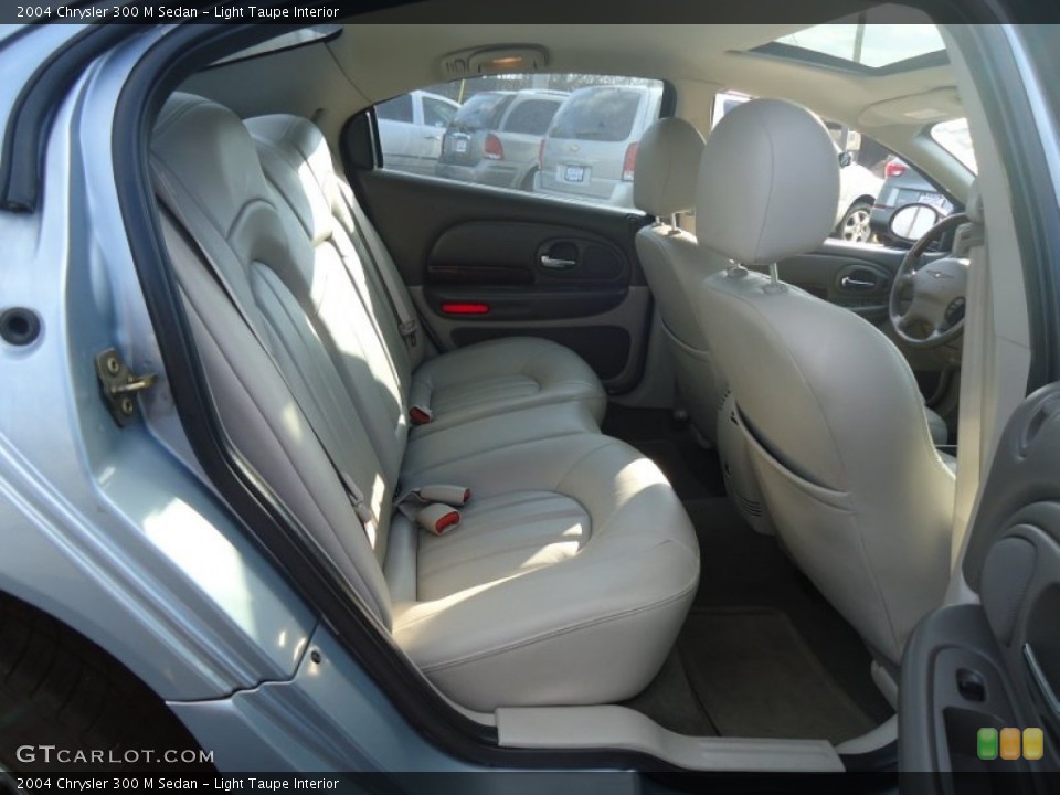 Light Taupe Interior Photo for the 2004 Chrysler 300 M Sedan #59439365