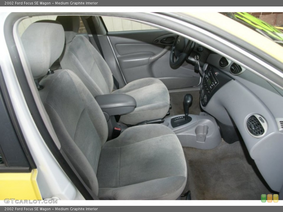 Medium Graphite Interior Photo for the 2002 Ford Focus SE Wagon #59443397