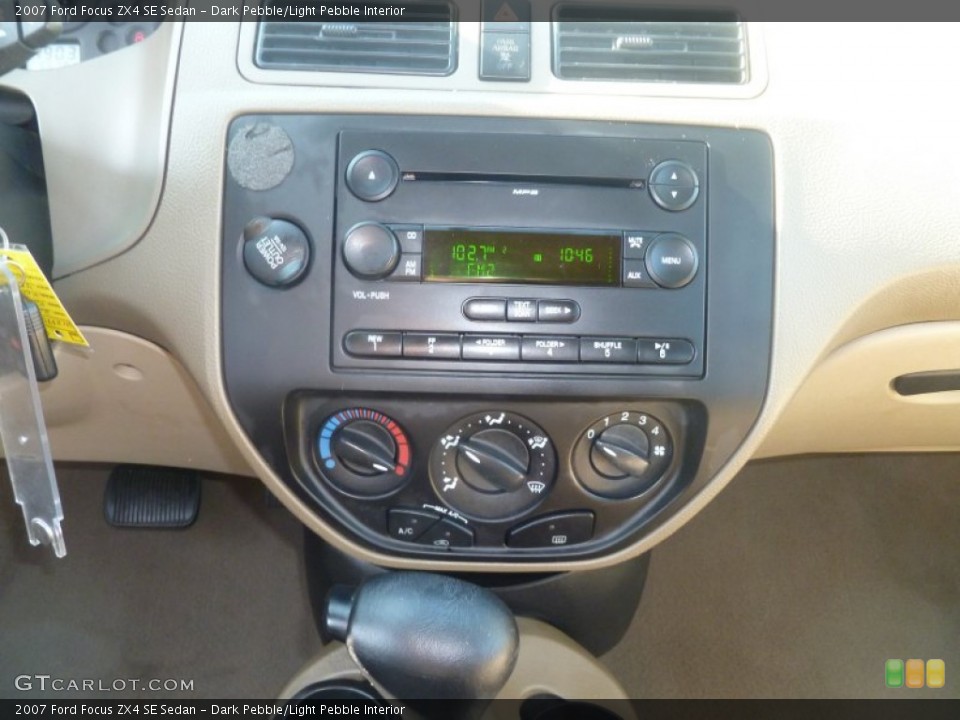 Dark Pebble/Light Pebble Interior Controls for the 2007 Ford Focus ZX4 SE Sedan #59452754