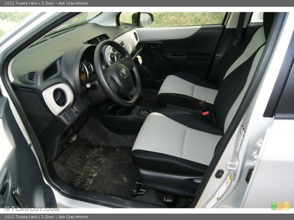 Ash Gray Interior Photo for the 2012 Toyota Yaris L 5 Door #59455103