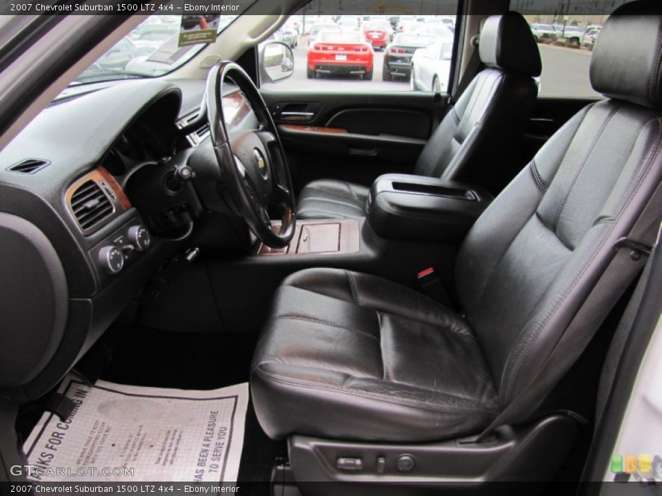 Ebony Interior Photo for the 2007 Chevrolet Suburban 1500 LTZ 4x4 #59481829