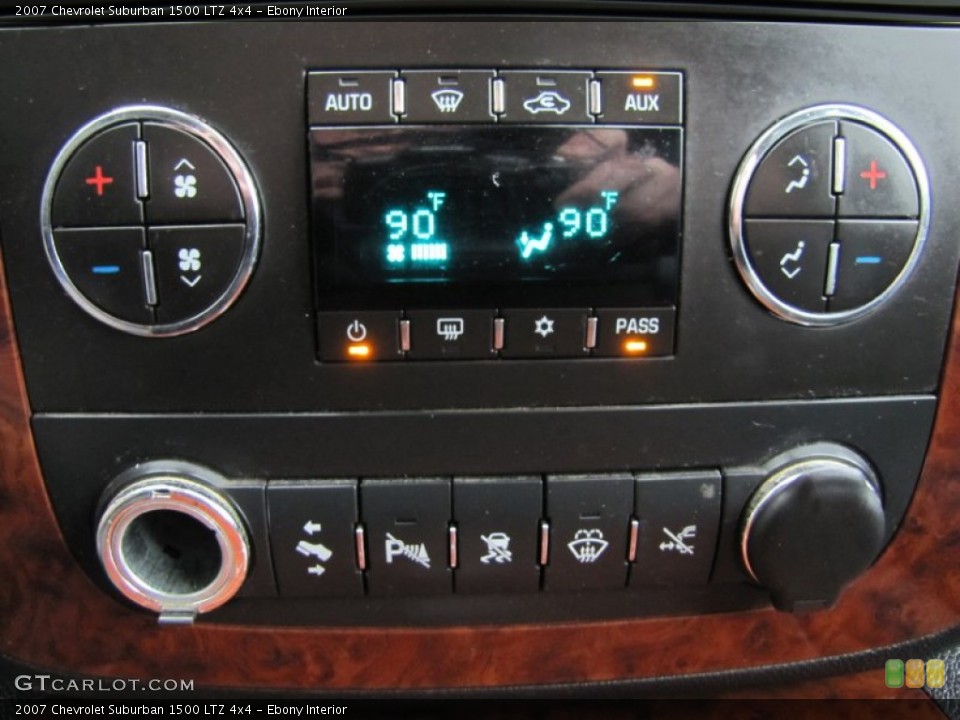 Ebony Interior Controls for the 2007 Chevrolet Suburban 1500 LTZ 4x4 #59481958