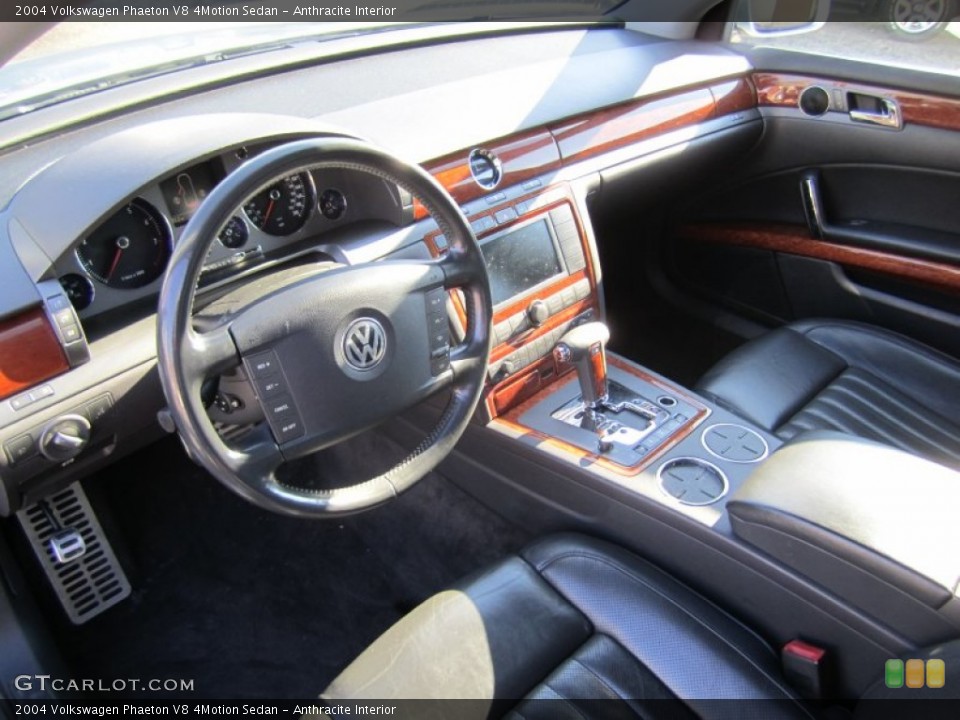 Anthracite Interior Dashboard for the 2004 Volkswagen Phaeton V8 4Motion Sedan #59482558