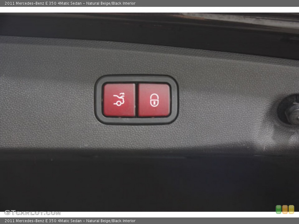 Natural Beige/Black Interior Controls for the 2011 Mercedes-Benz E 350 4Matic Sedan #59502087