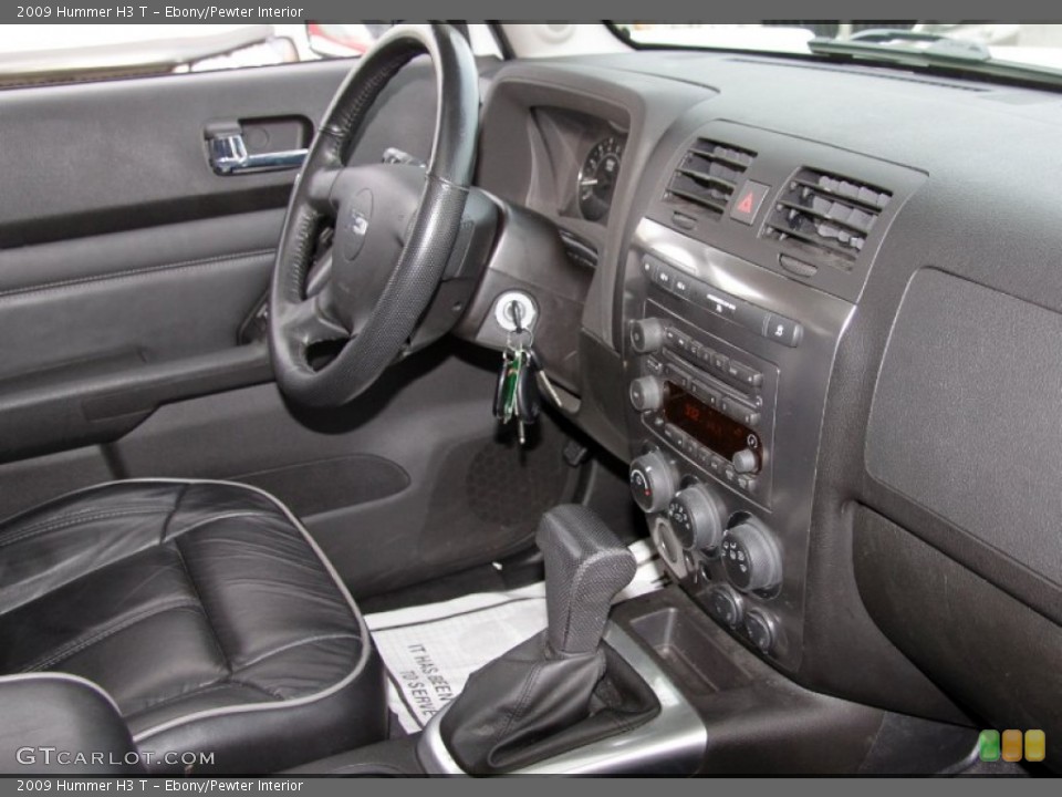 Ebony/Pewter Interior Photo for the 2009 Hummer H3 T #59520738