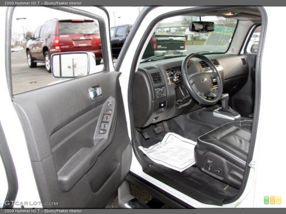Ebony/Pewter Interior Photo for the 2009 Hummer H3 T #59520819