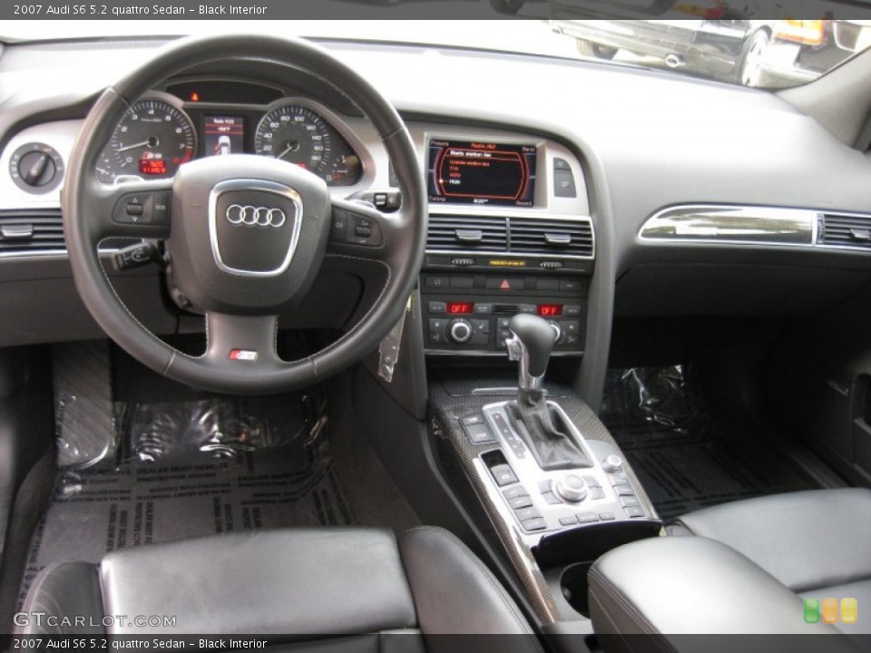 Black Interior Dashboard for the 2007 Audi S6 5.2 quattro Sedan #59527906