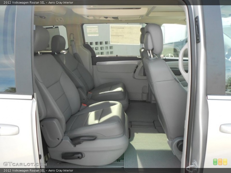 Aero Gray Interior Photo for the 2012 Volkswagen Routan SEL #59550246