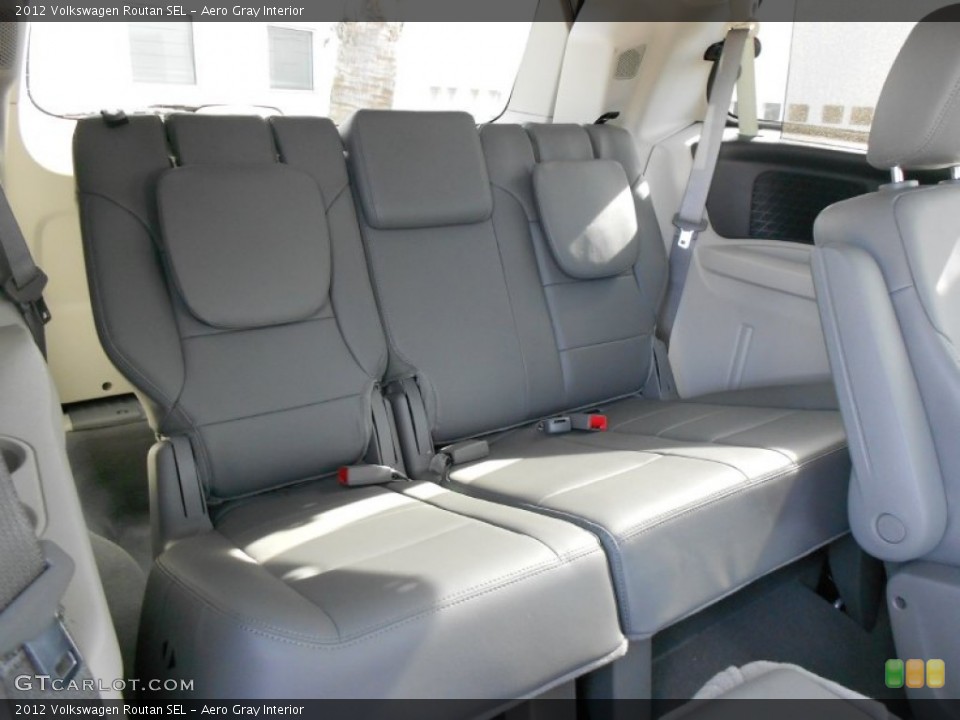 Aero Gray Interior Photo for the 2012 Volkswagen Routan SEL #59550252