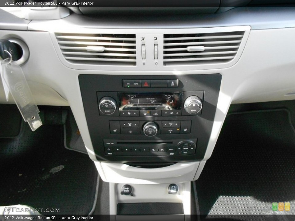 Aero Gray Interior Controls for the 2012 Volkswagen Routan SEL #59550291