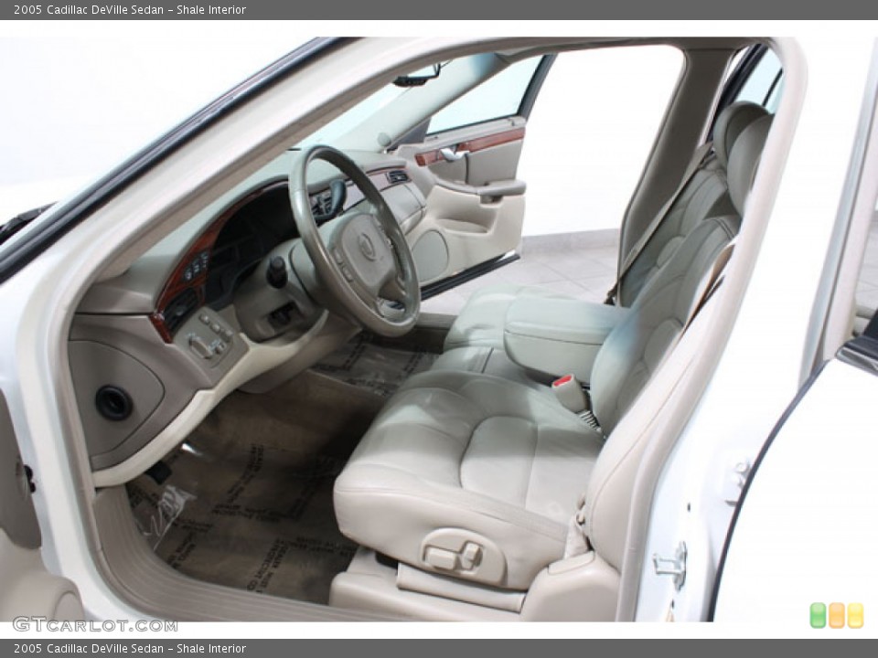 Shale Interior Photo for the 2005 Cadillac DeVille Sedan #59552727