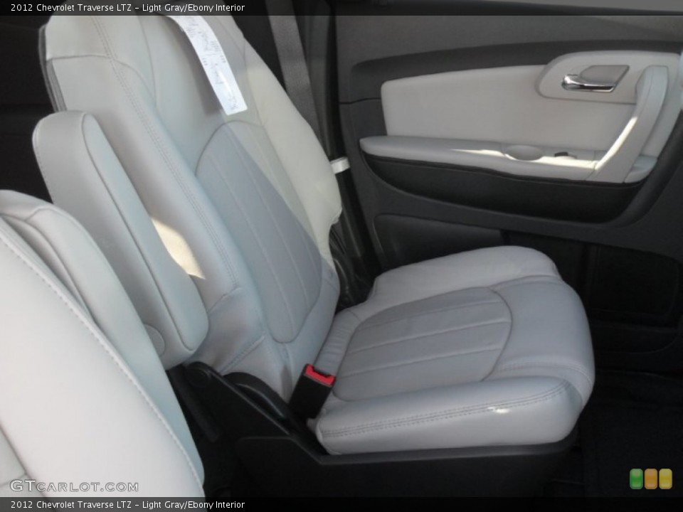 Light Gray/Ebony Interior Photo for the 2012 Chevrolet Traverse LTZ #59573259