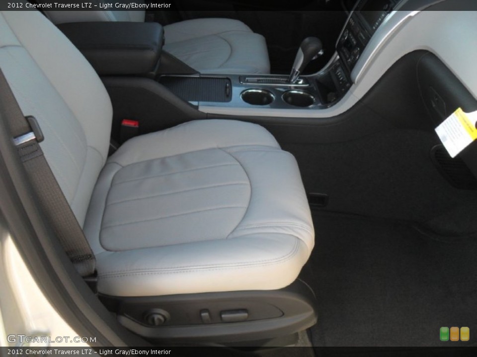 Light Gray/Ebony Interior Photo for the 2012 Chevrolet Traverse LTZ #59573265