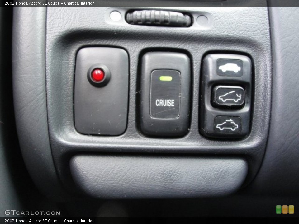Charcoal Interior Controls for the 2002 Honda Accord SE Coupe #59573658