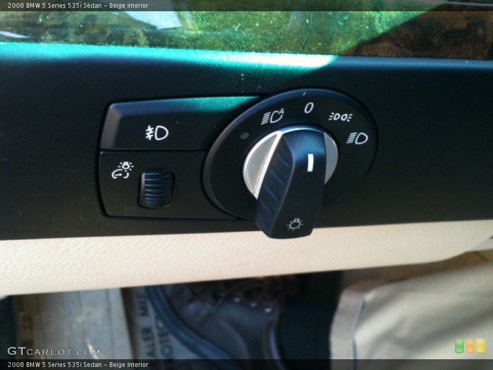Beige Interior Controls for the 2008 BMW 5 Series 535i Sedan #59588949