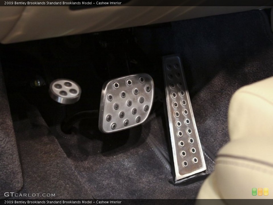Cashew Interior Controls for the 2009 Bentley Brooklands  #59592183