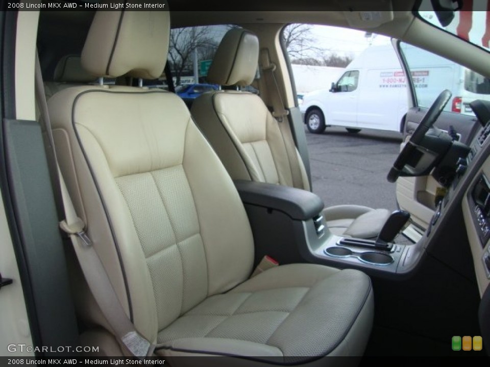 Medium Light Stone Interior Photo for the 2008 Lincoln MKX AWD #59595099