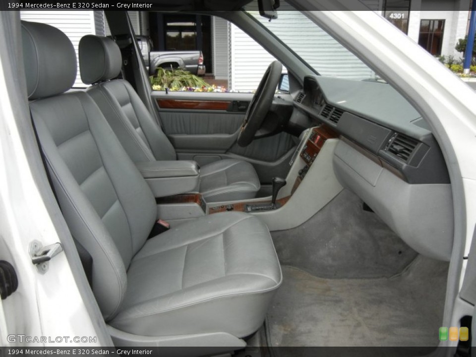 Grey Interior Photo for the 1994 Mercedes-Benz E 320 Sedan #59598901