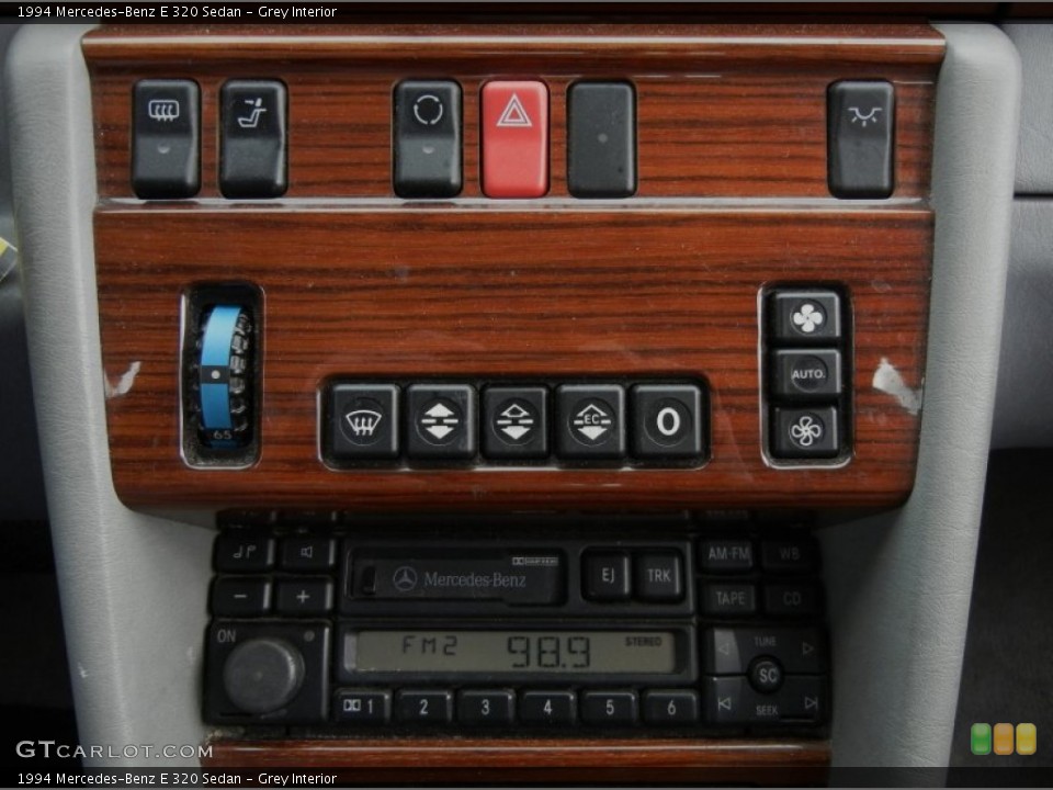 Grey Interior Controls for the 1994 Mercedes-Benz E 320 Sedan #59598960