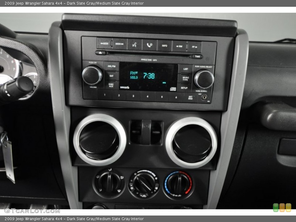 Dark Slate Gray/Medium Slate Gray Interior Controls for the 2009 Jeep Wrangler Sahara 4x4 #59602314