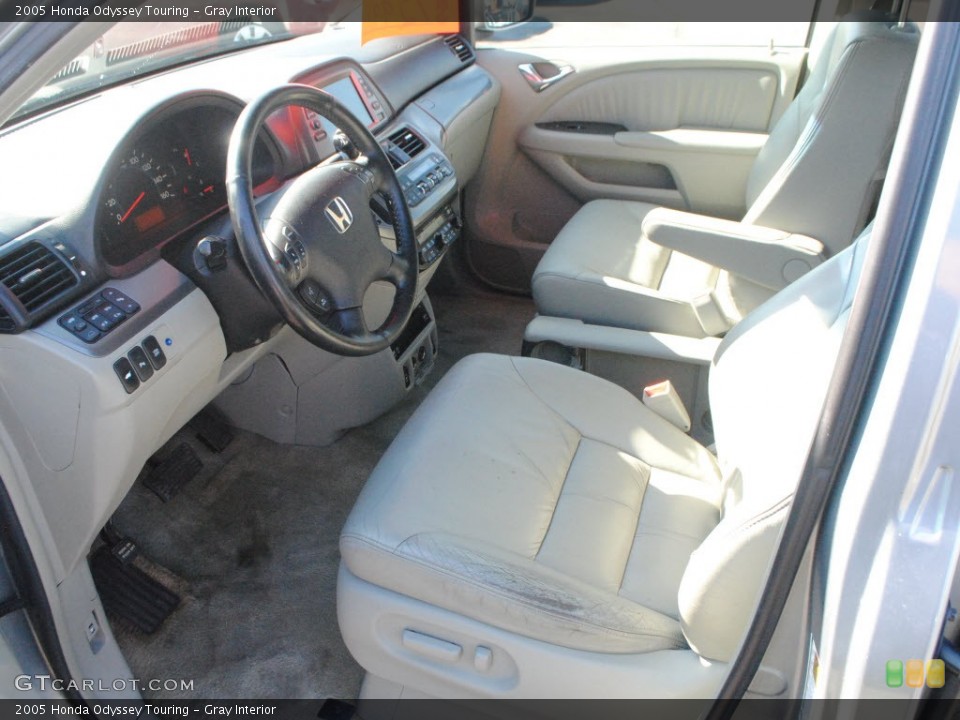 Gray Interior Photo for the 2005 Honda Odyssey Touring #59604078