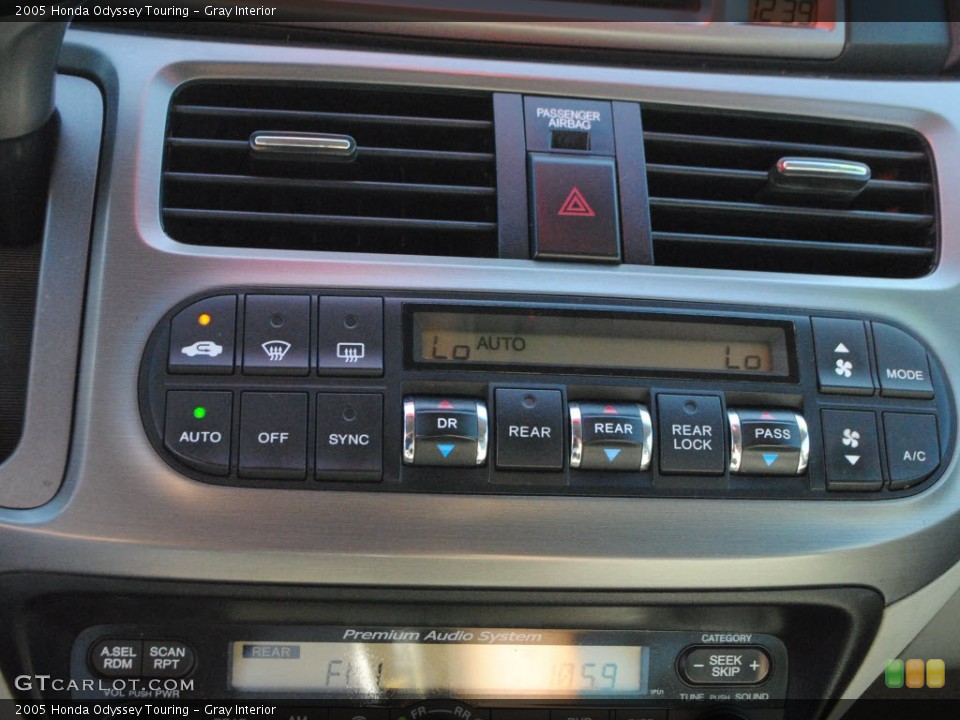 Gray Interior Controls for the 2005 Honda Odyssey Touring #59604138