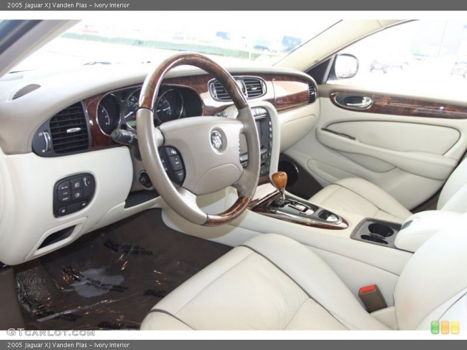 Ivory Interior Photo for the 2005 Jaguar XJ Vanden Plas #59605701
