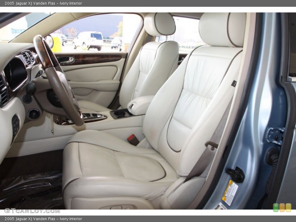 Ivory Interior Photo for the 2005 Jaguar XJ Vanden Plas #59605707