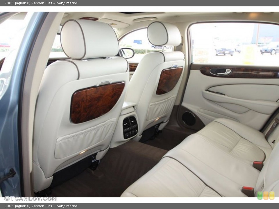 Ivory Interior Photo for the 2005 Jaguar XJ Vanden Plas #59605826