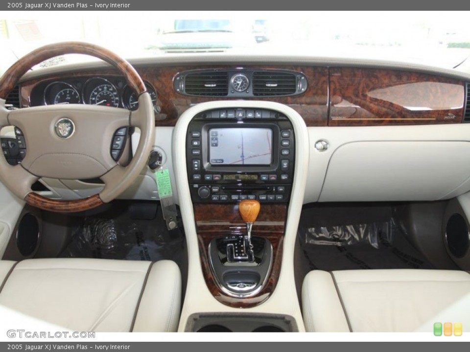 Ivory Interior Dashboard for the 2005 Jaguar XJ Vanden Plas #59605989