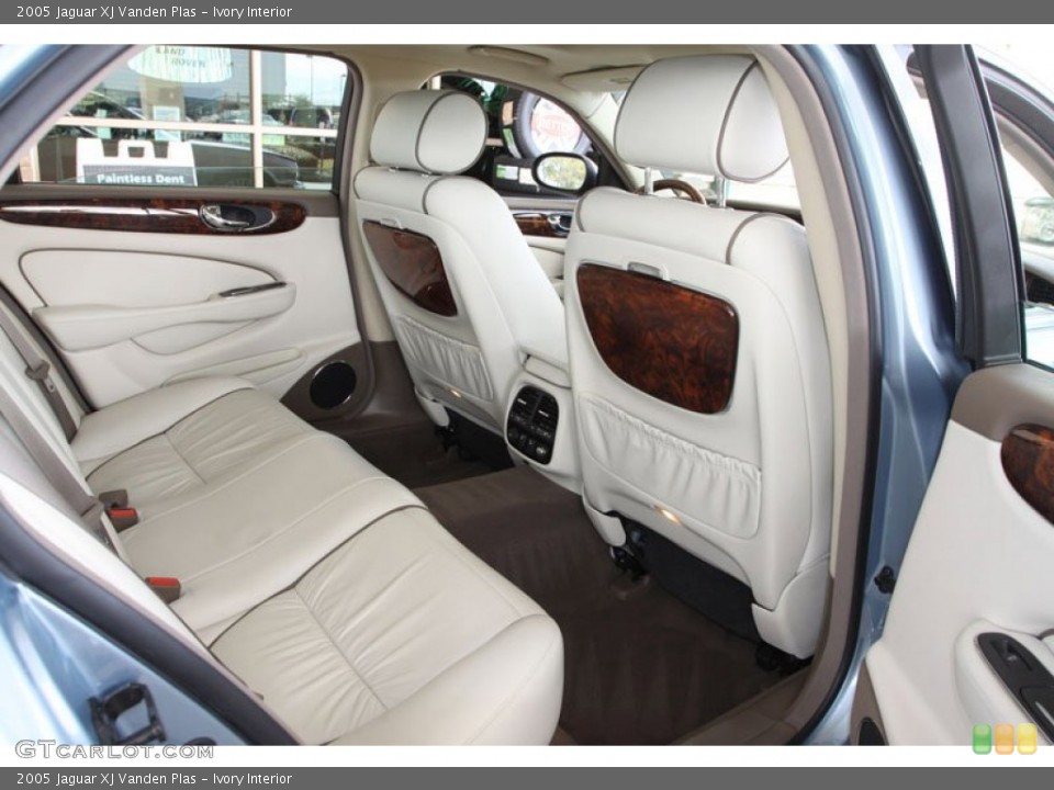 Ivory Interior Photo for the 2005 Jaguar XJ Vanden Plas #59606100