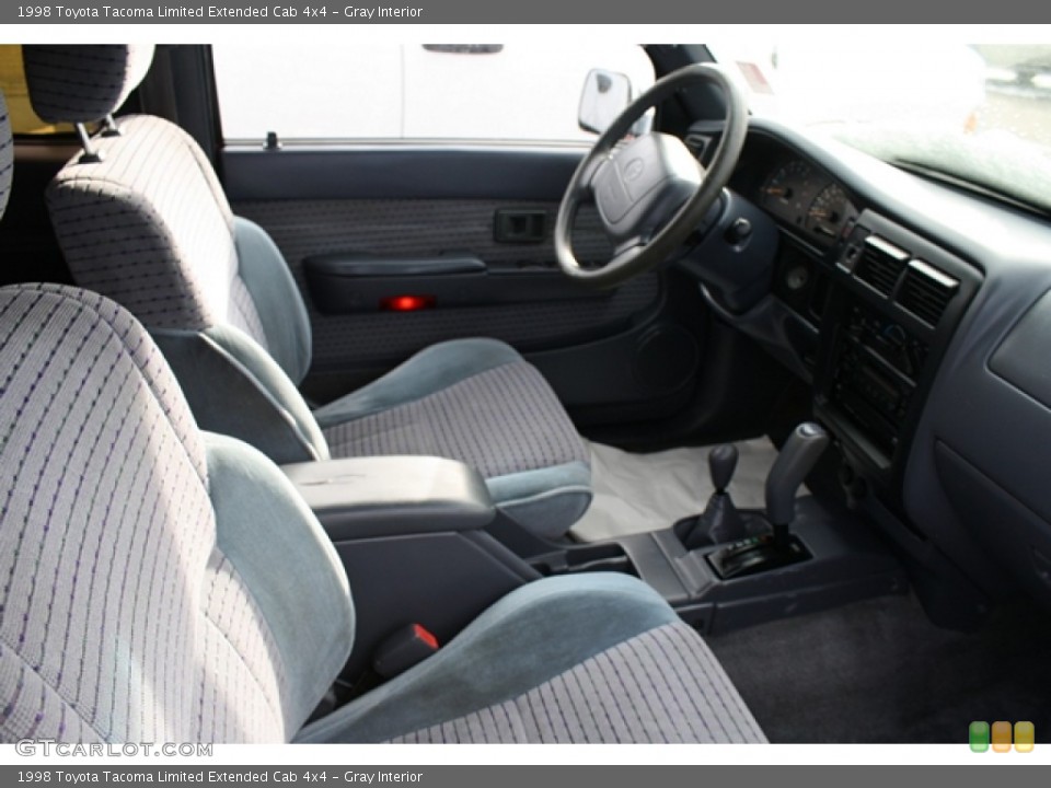 Gray Interior Photo for the 1998 Toyota Tacoma Limited Extended Cab 4x4 #59609154