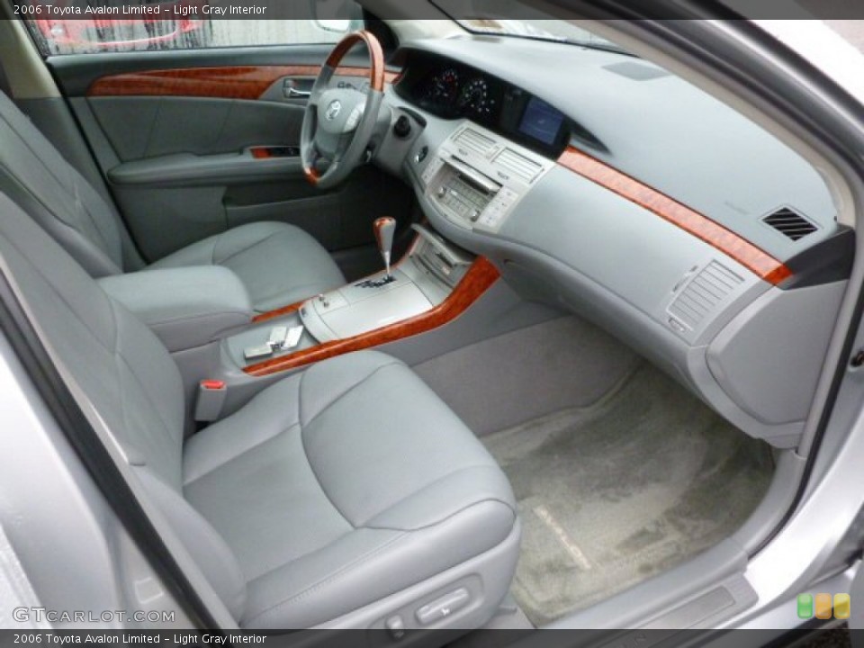 Light Gray Interior Photo for the 2006 Toyota Avalon Limited #59611899