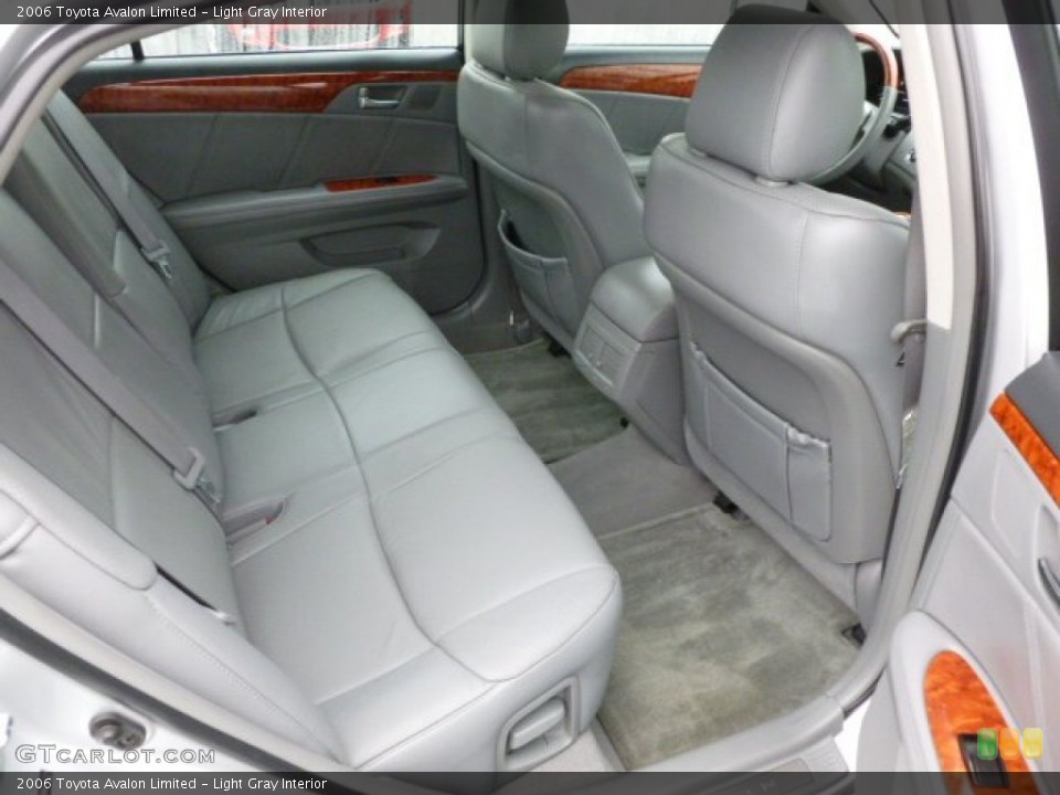 Light Gray Interior Photo for the 2006 Toyota Avalon Limited #59611915
