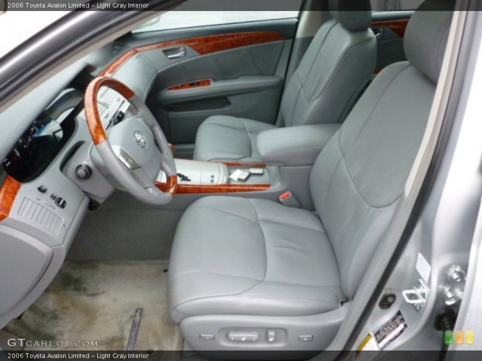 Light Gray Interior Photo for the 2006 Toyota Avalon Limited #59611923