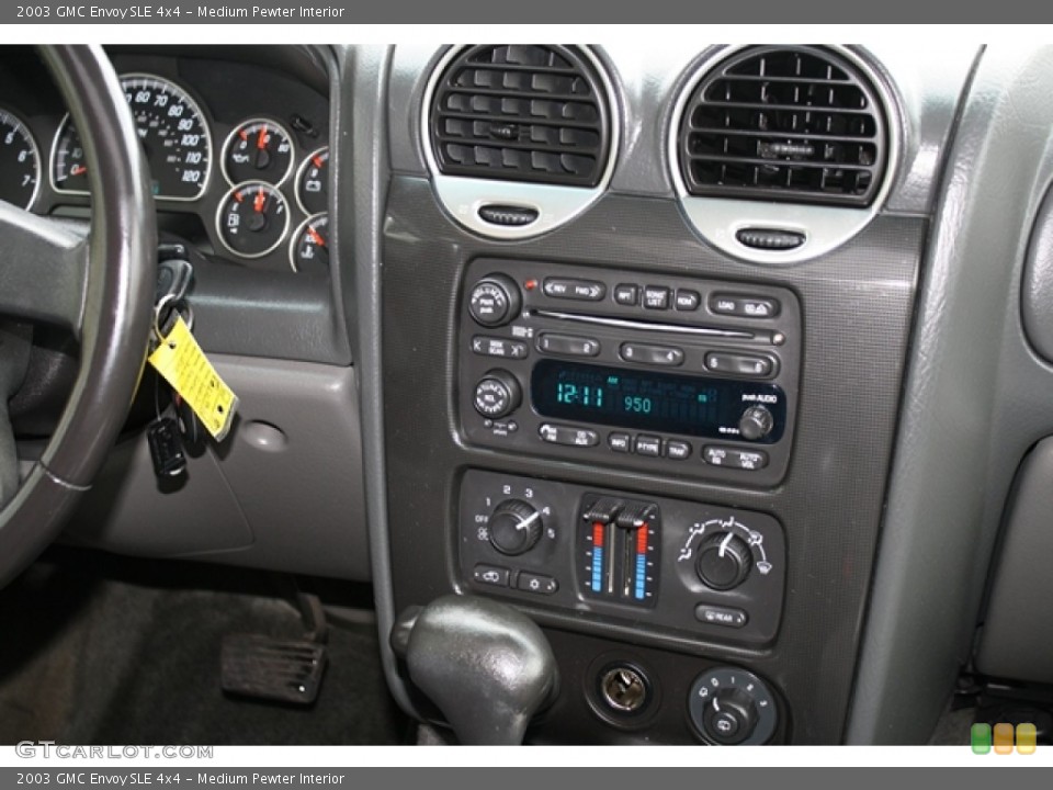 Medium Pewter Interior Controls for the 2003 GMC Envoy SLE 4x4 #59613186