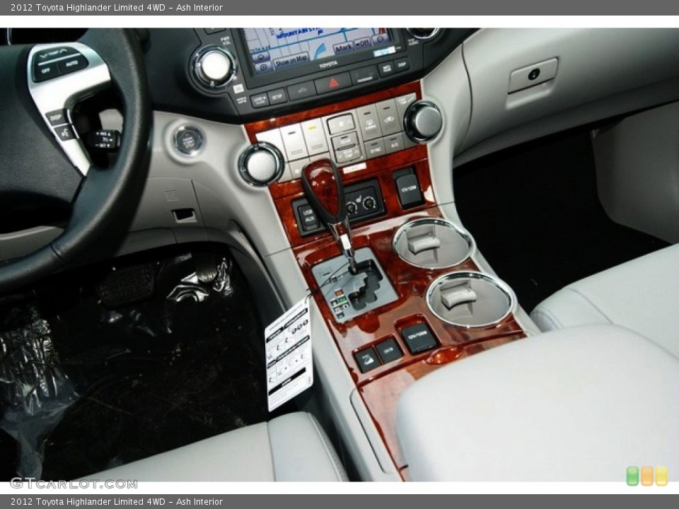Ash Interior Controls for the 2012 Toyota Highlander Limited 4WD #59614815