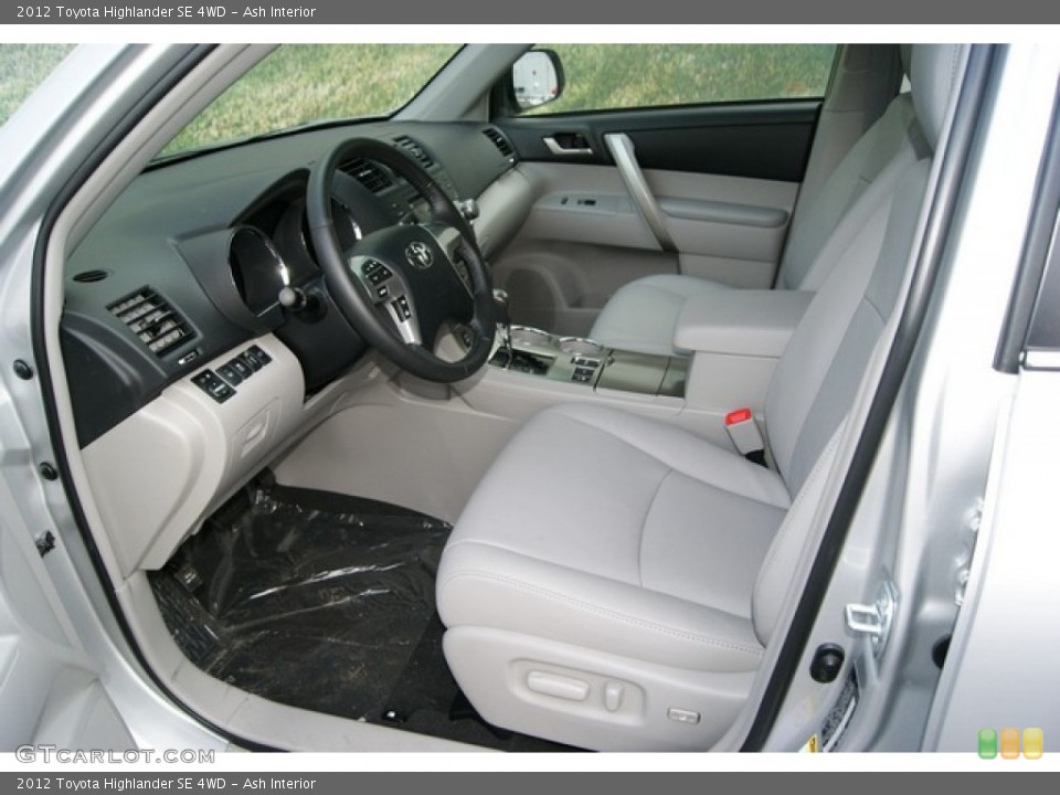 Ash Interior Photo for the 2012 Toyota Highlander SE 4WD #59614858