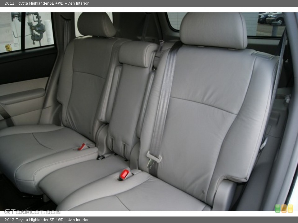 Ash Interior Photo for the 2012 Toyota Highlander SE 4WD #59614908