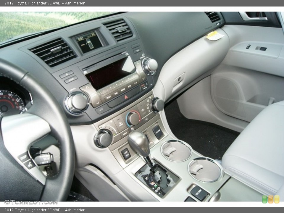 Ash Interior Dashboard for the 2012 Toyota Highlander SE 4WD #59615019