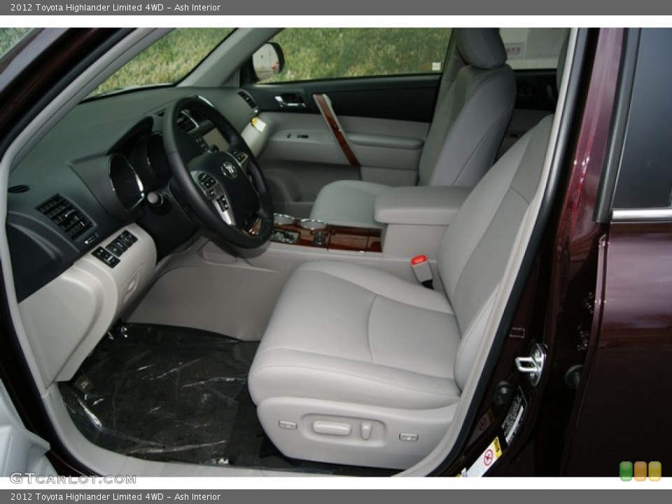Ash Interior Photo for the 2012 Toyota Highlander Limited 4WD #59615154