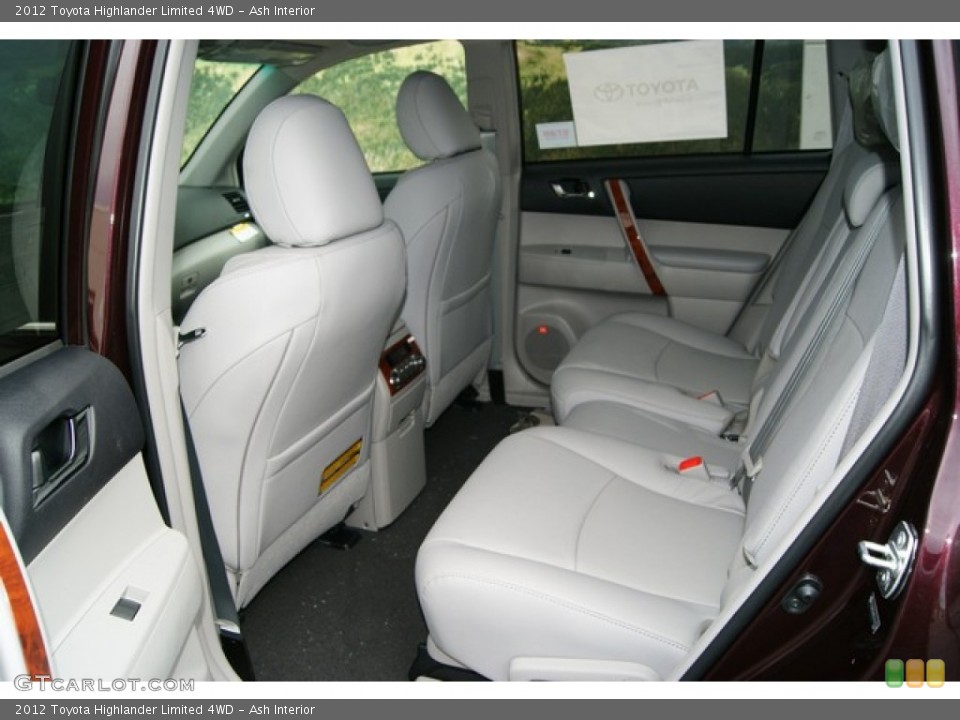Ash Interior Photo for the 2012 Toyota Highlander Limited 4WD #59615187