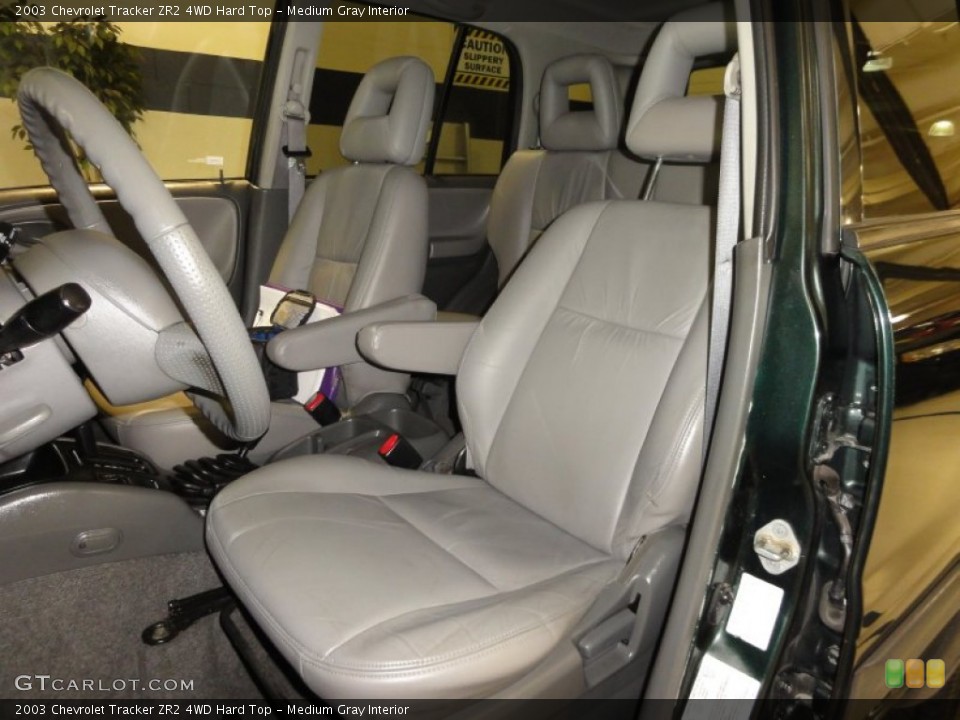 Medium Gray Interior Photo for the 2003 Chevrolet Tracker ZR2 4WD Hard Top #59615421