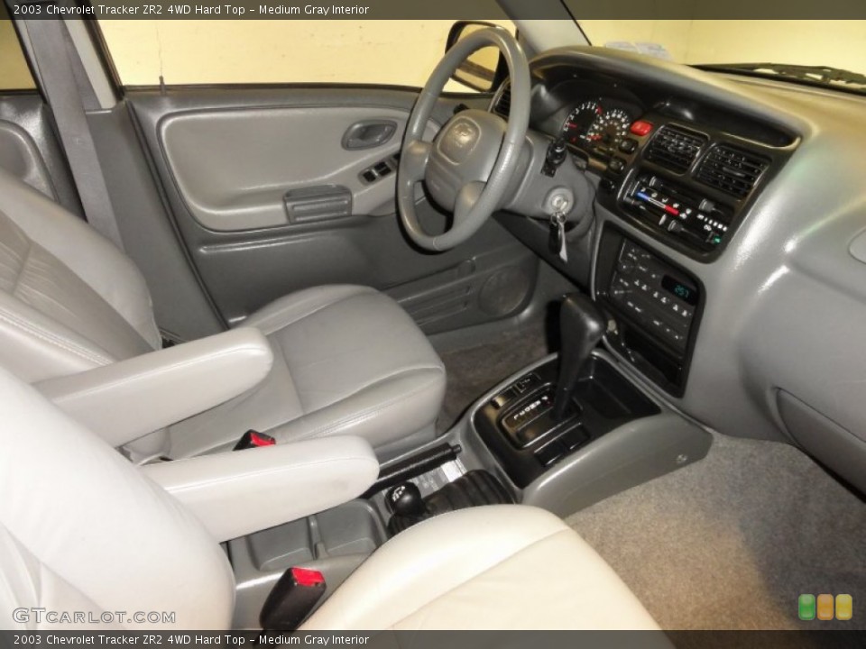 Medium Gray Interior Photo for the 2003 Chevrolet Tracker ZR2 4WD Hard Top #59615439