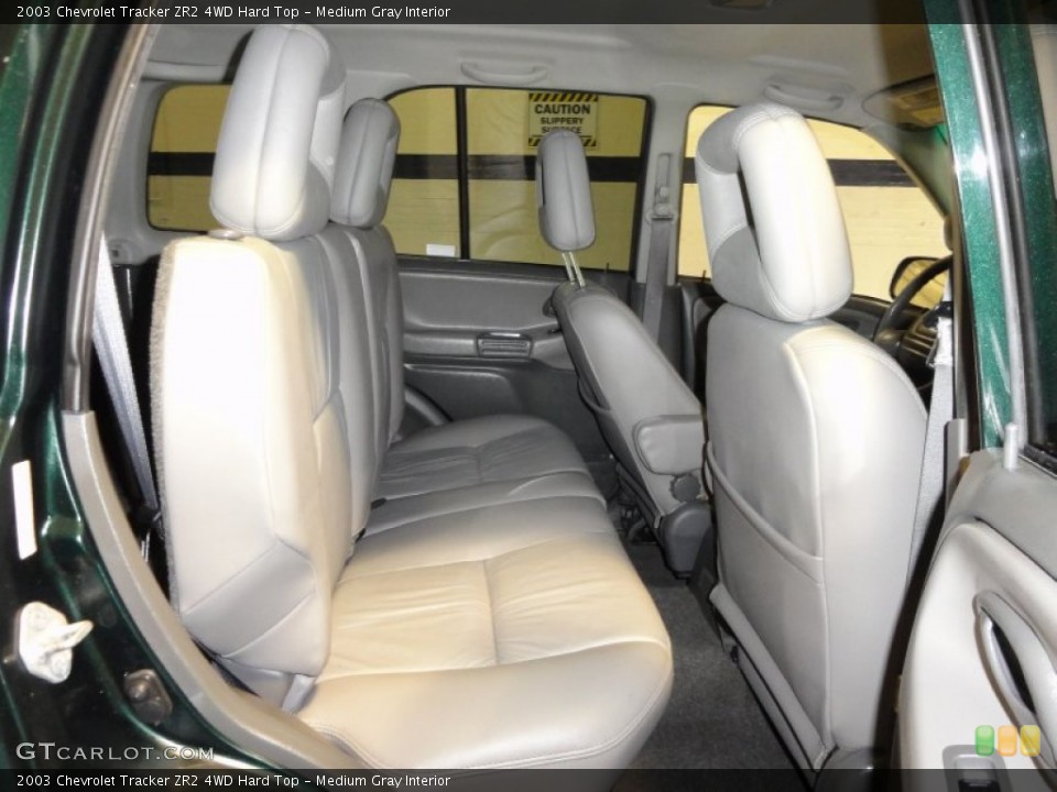 Medium Gray Interior Photo for the 2003 Chevrolet Tracker ZR2 4WD Hard Top #59615458