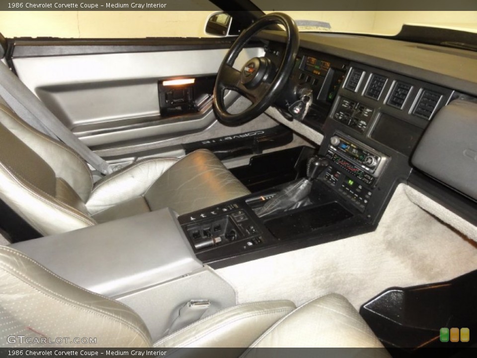 Medium Gray Interior Photo for the 1986 Chevrolet Corvette Coupe #59616030