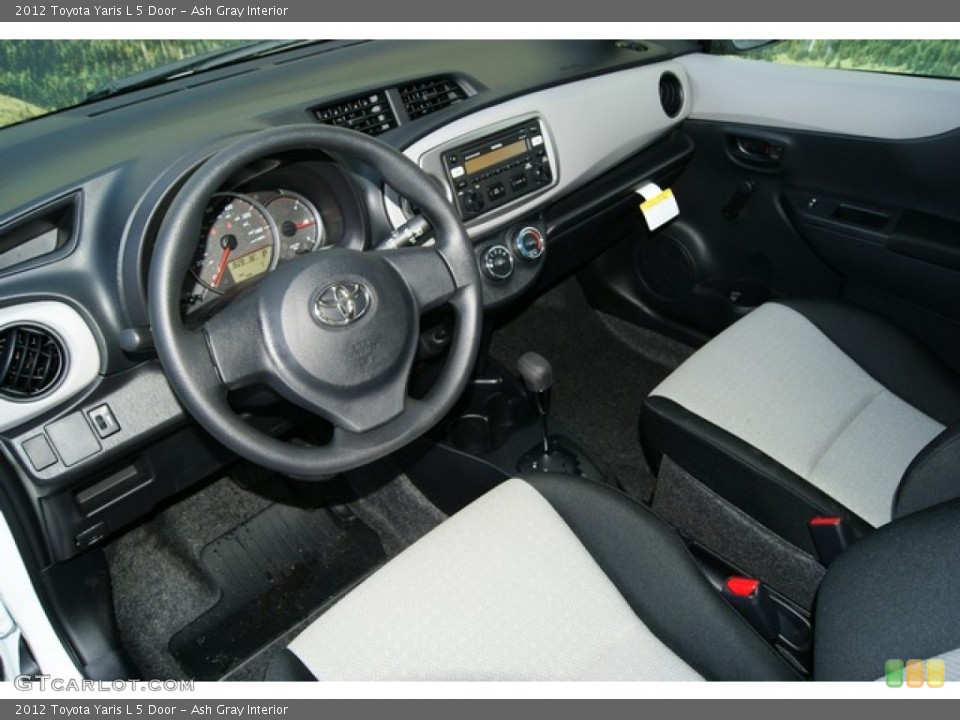 Ash Gray Interior Photo for the 2012 Toyota Yaris L 5 Door #59616600