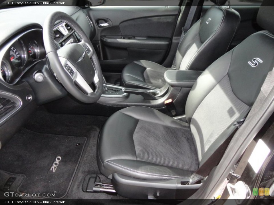 Black Interior Photo for the 2011 Chrysler 200 S #59617302