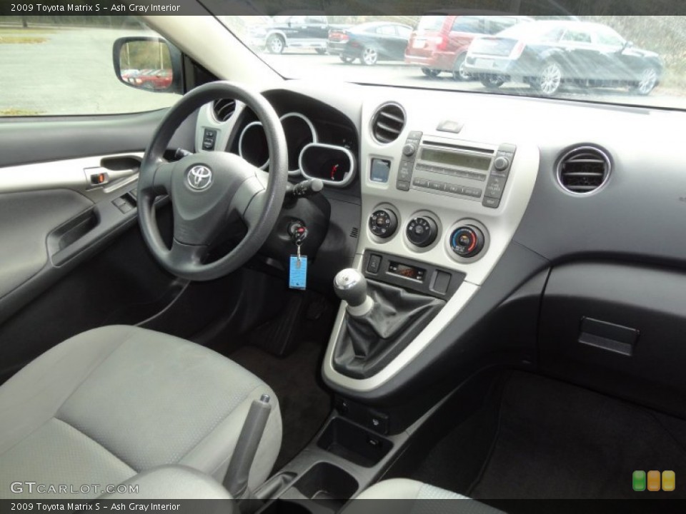 Ash Gray Interior Photo for the 2009 Toyota Matrix S #59619417