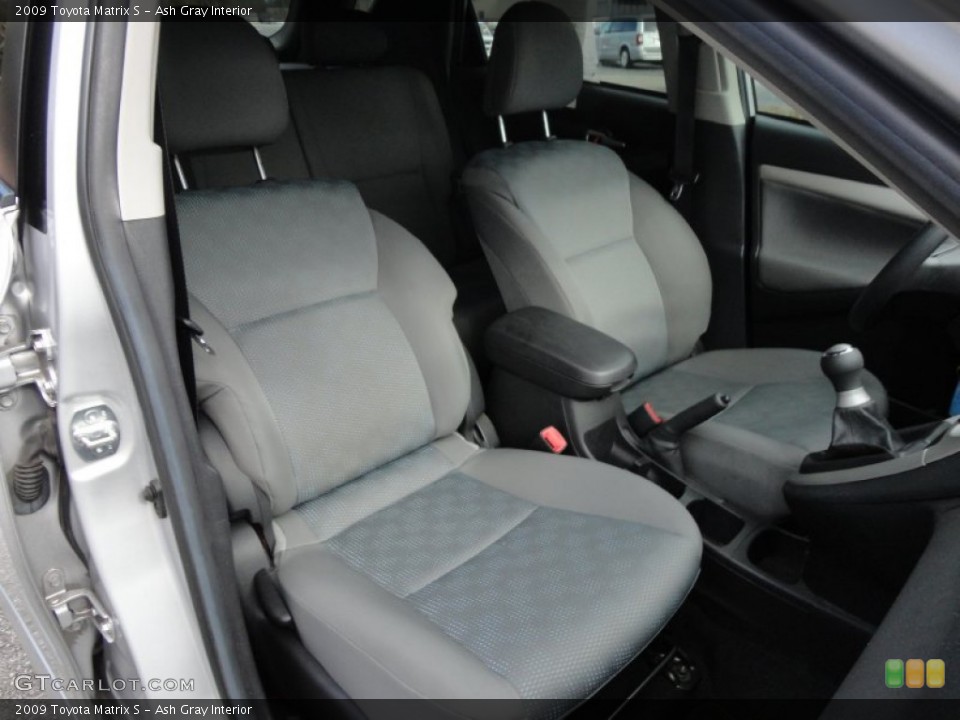 Ash Gray Interior Photo for the 2009 Toyota Matrix S #59619426